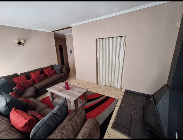 4 BEDROOM HOUSE FOR SALE IN VANDERBIJLPARK SW 5